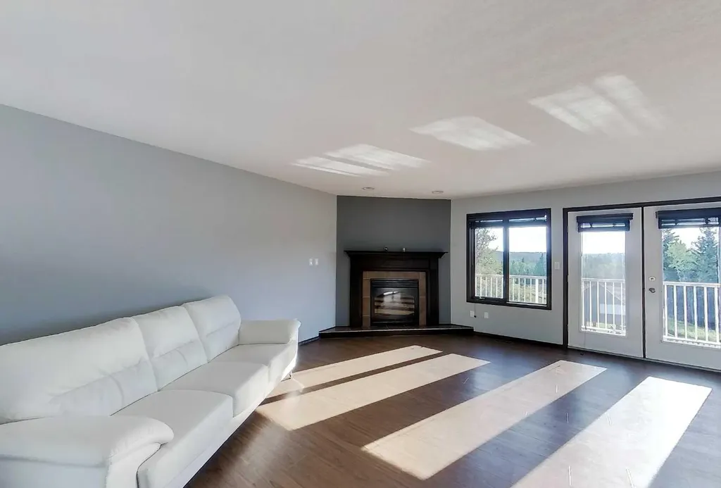 18321 Highway 16 E Rural Yellowhead County AB T7E 3B4