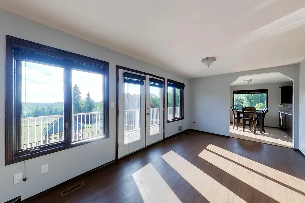 18321 Highway 16 E Rural Yellowhead County AB T7E 3B4
