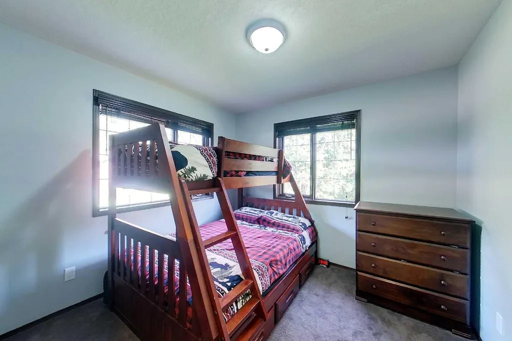 18321 Highway 16 E Rural Yellowhead County AB T7E 3B4