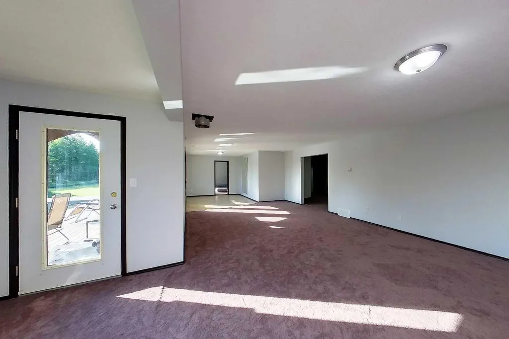 18321 Highway 16 E Rural Yellowhead County AB T7E 3B4