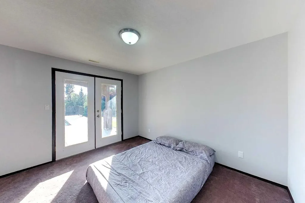18321 Highway 16 E Rural Yellowhead County AB T7E 3B4