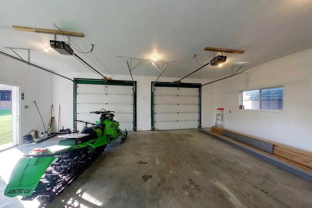 18321 Highway 16 E Rural Yellowhead County AB T7E 3B4