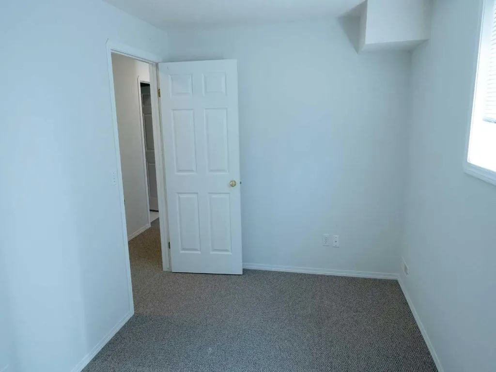 64 Valleyview Drive SW Medicine Hat AB T1A8N6