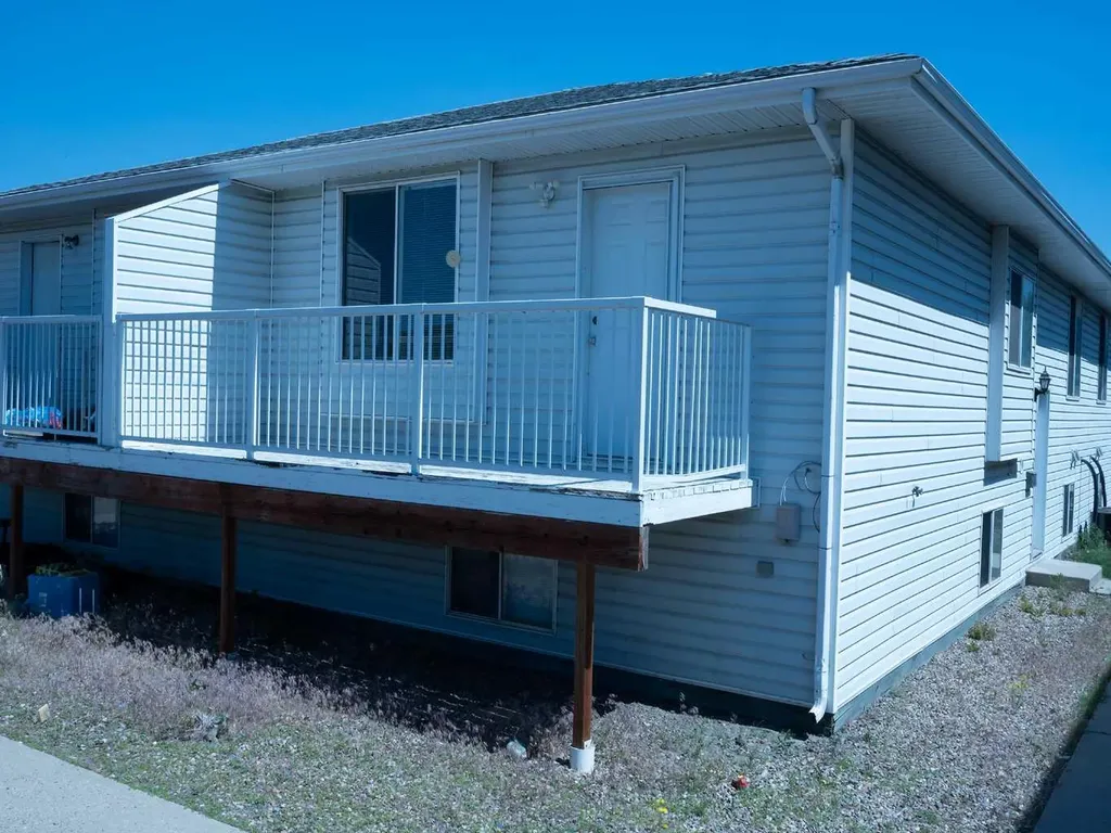 64 Valleyview Drive SW Medicine Hat AB T1A8N6