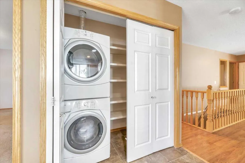 10 Sandstone Ridge Crescent Okotoks AB T0L 1T3
