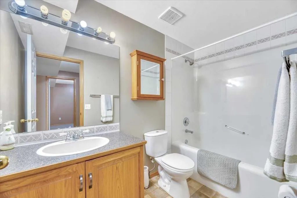 10 Sandstone Ridge Crescent Okotoks AB T0L 1T3