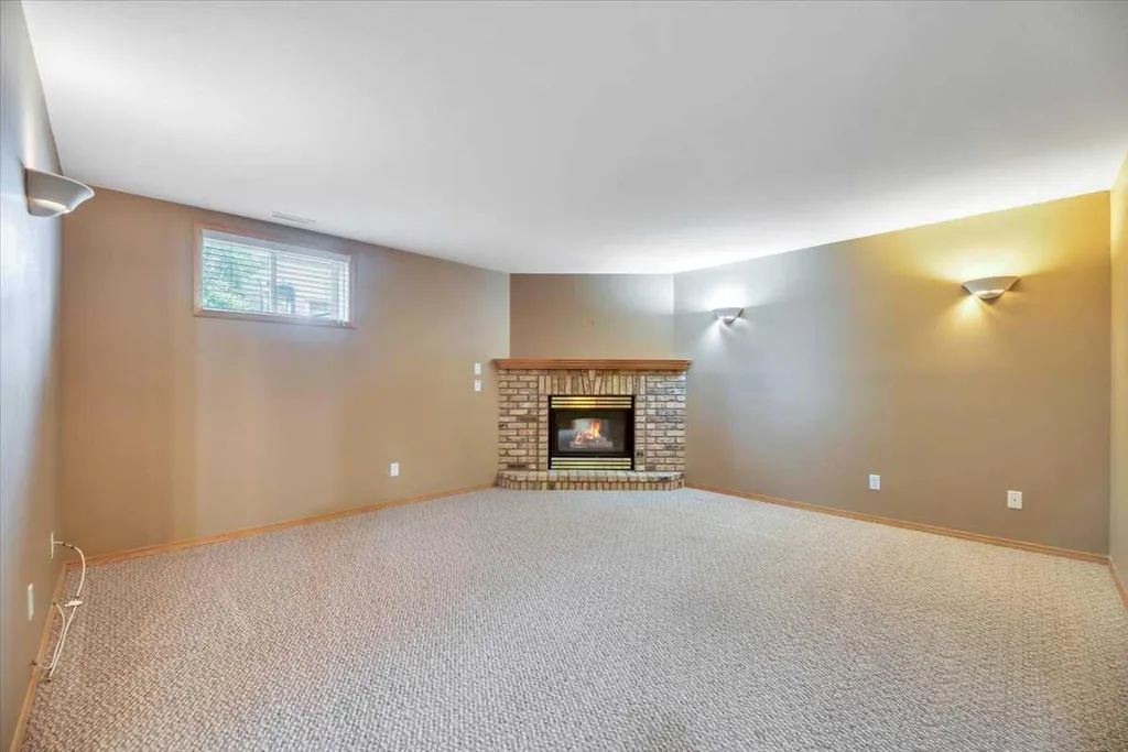 10 Sandstone Ridge Crescent Okotoks AB T0L 1T3