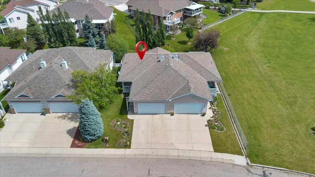 10 Sandstone Ridge Crescent Okotoks AB T0L 1T3