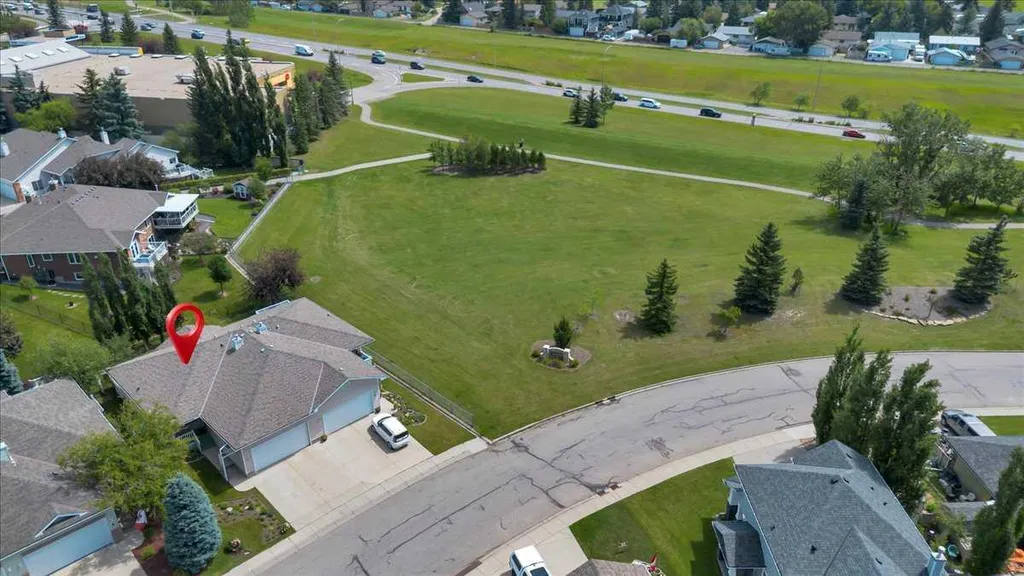 10 Sandstone Ridge Crescent Okotoks AB T0L 1T3