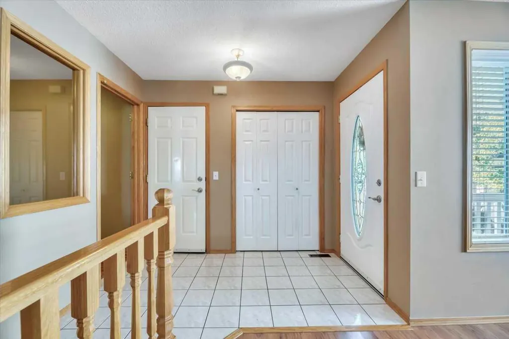 10 Sandstone Ridge Crescent Okotoks AB T0L 1T3