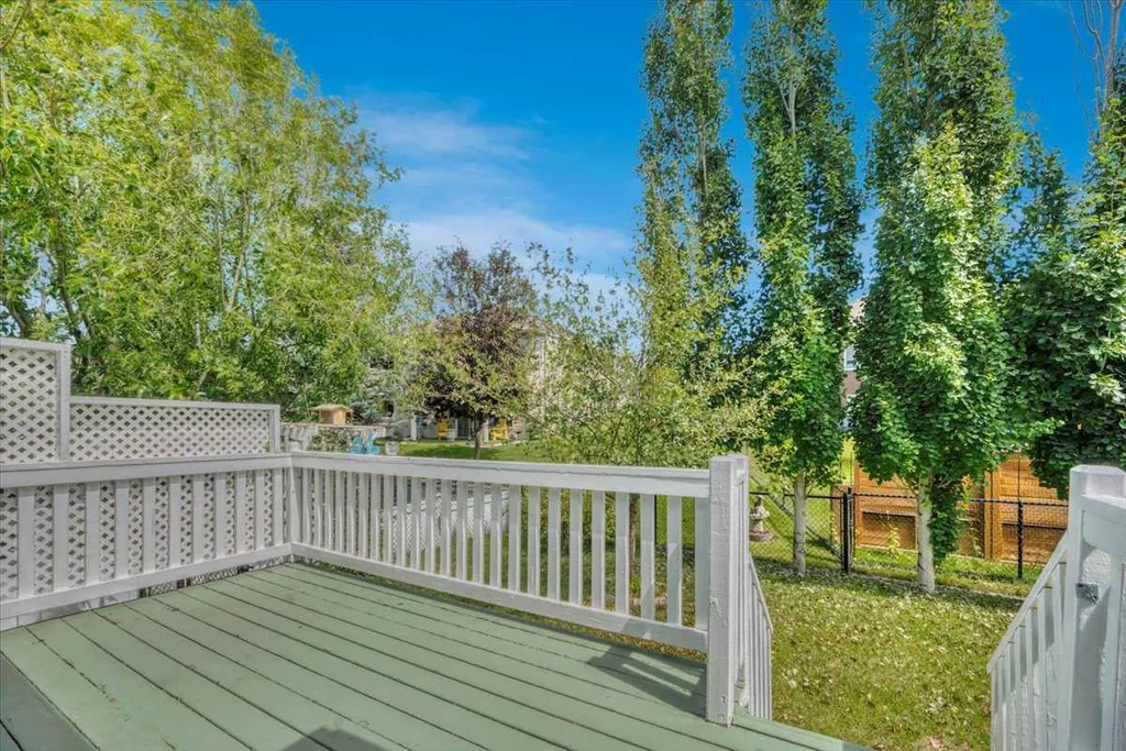 10 Sandstone Ridge Crescent Okotoks AB T0L 1T3