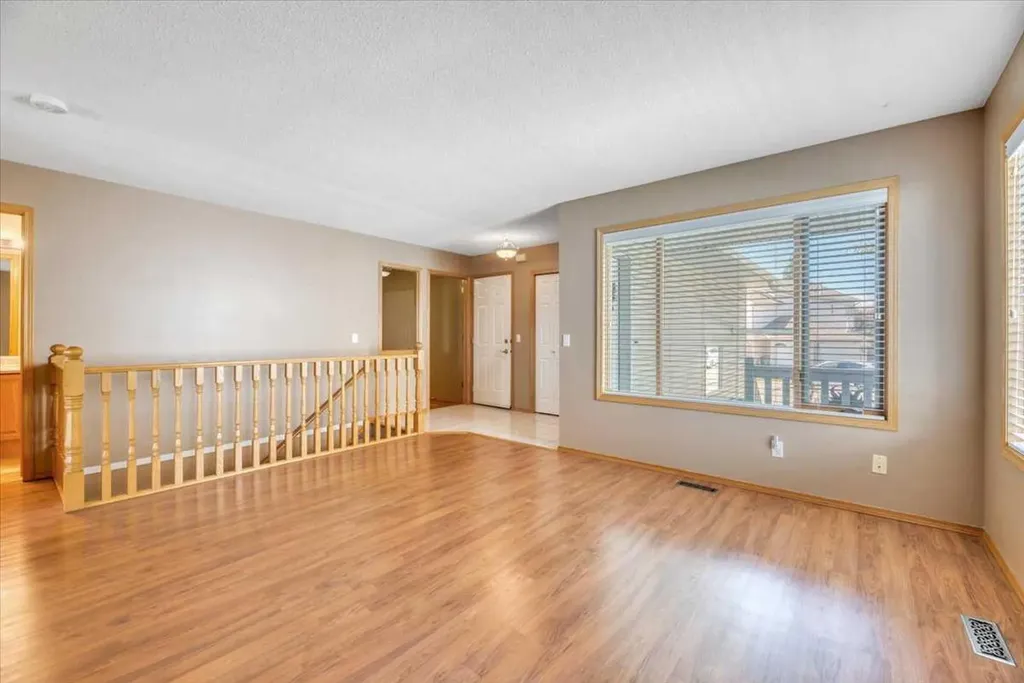 10 Sandstone Ridge Crescent Okotoks AB T0L 1T3