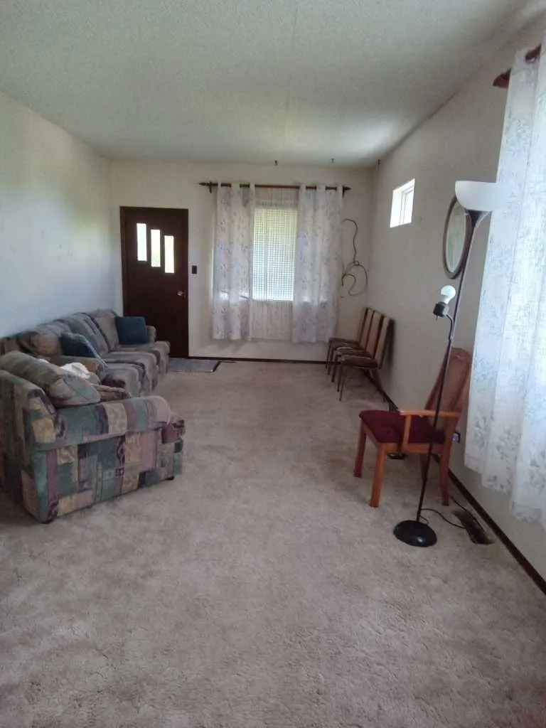 21 Peace River Avenue Peace River E Joussard AB T0G 1J0