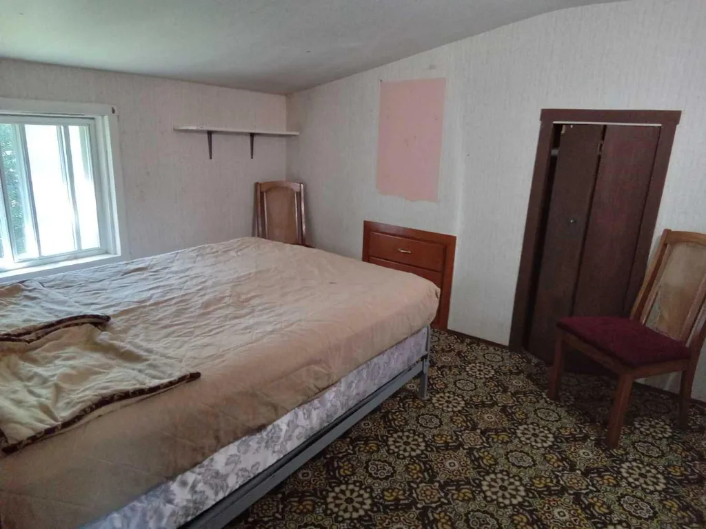 21 Peace River Avenue Peace River E Joussard AB T0G 1J0