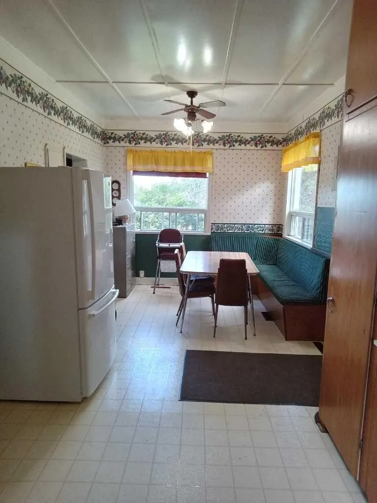 21 Peace River Avenue Peace River E Joussard AB T0G 1J0