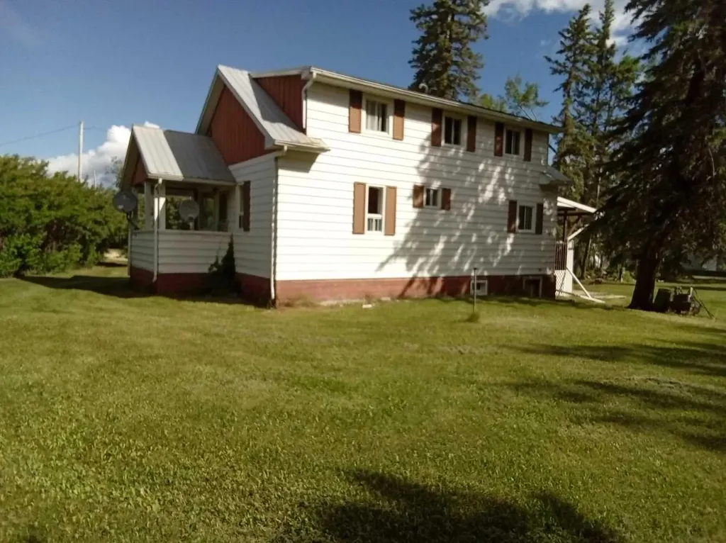 21 Peace River Avenue Peace River E Joussard AB T0G 1J0