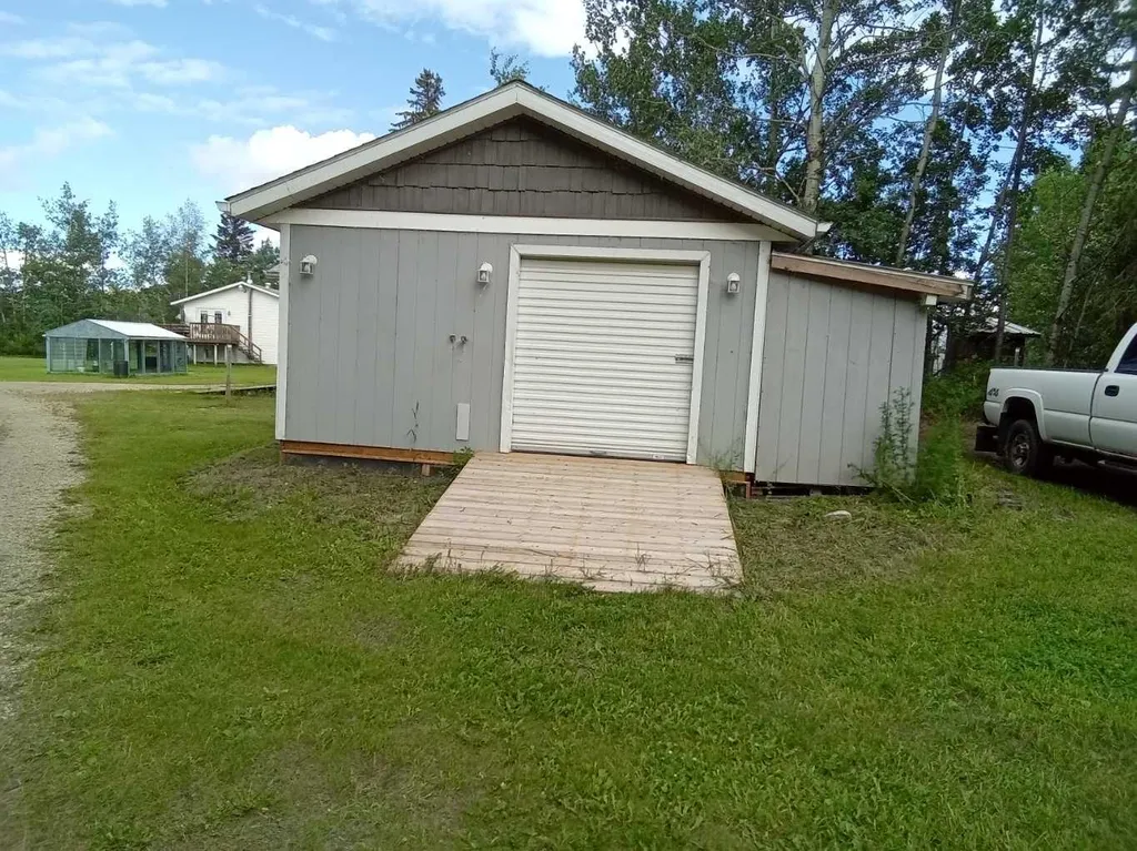 21 Peace River Avenue Peace River E Joussard AB T0G 1J0