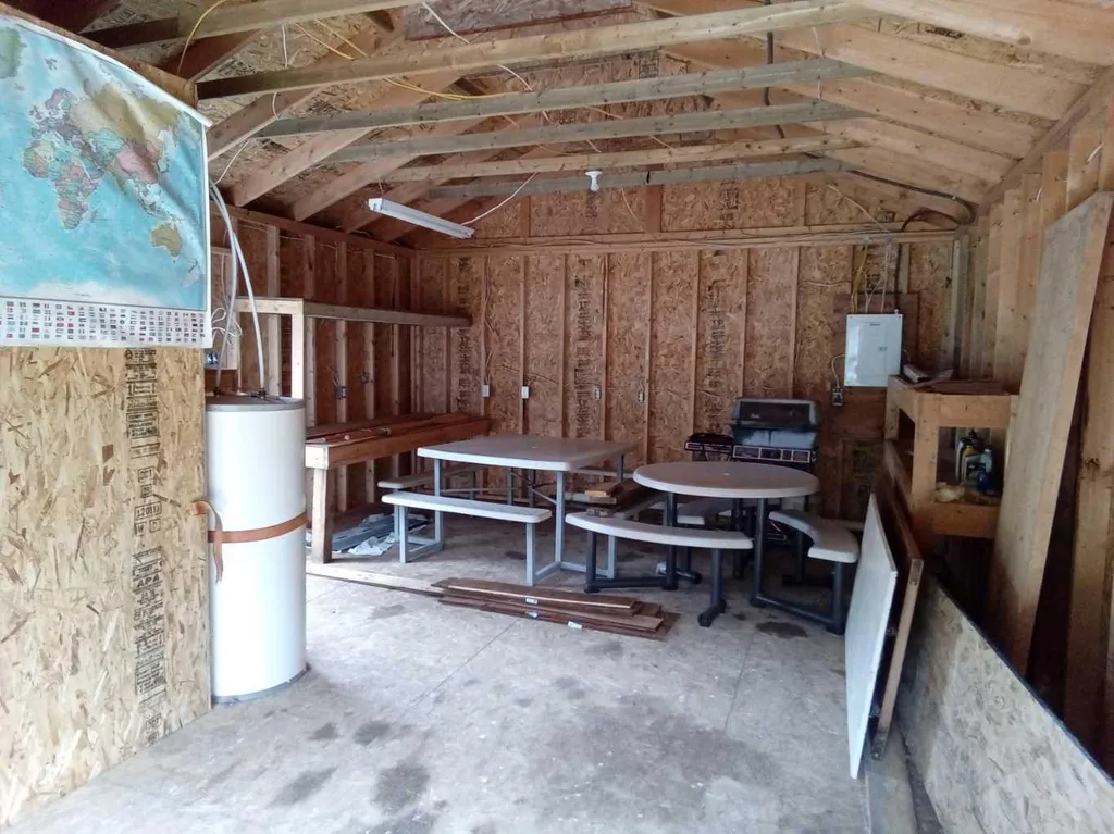 21 Peace River Avenue Peace River E Joussard AB T0G 1J0