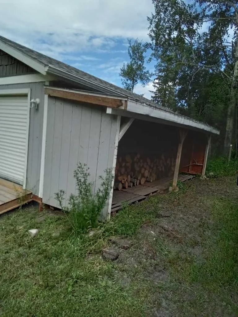 21 Peace River Avenue Peace River E Joussard AB T0G 1J0