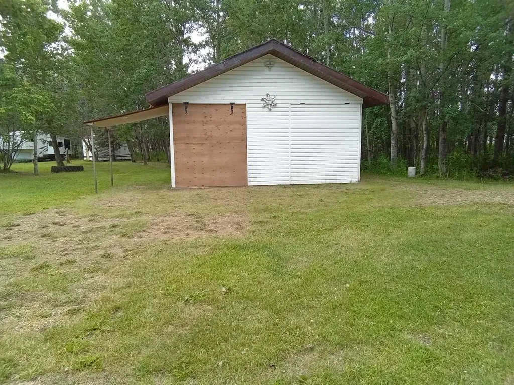 21 Peace River Avenue Peace River E Joussard AB T0G 1J0