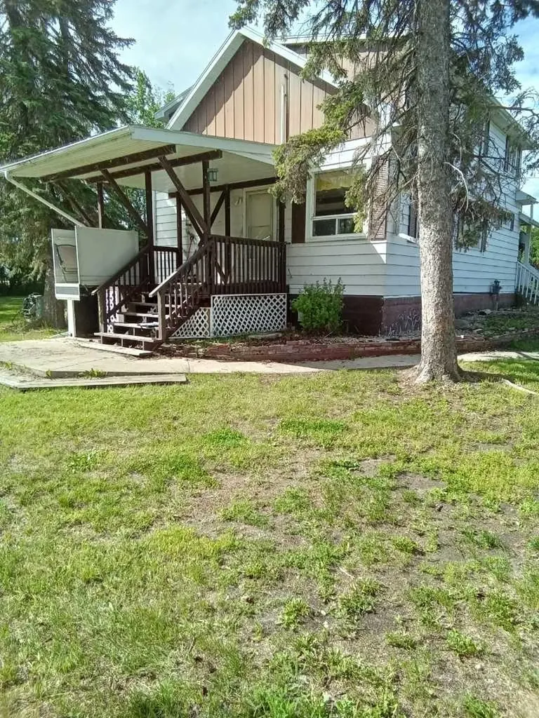21 Peace River Avenue Peace River E Joussard AB T0G 1J0
