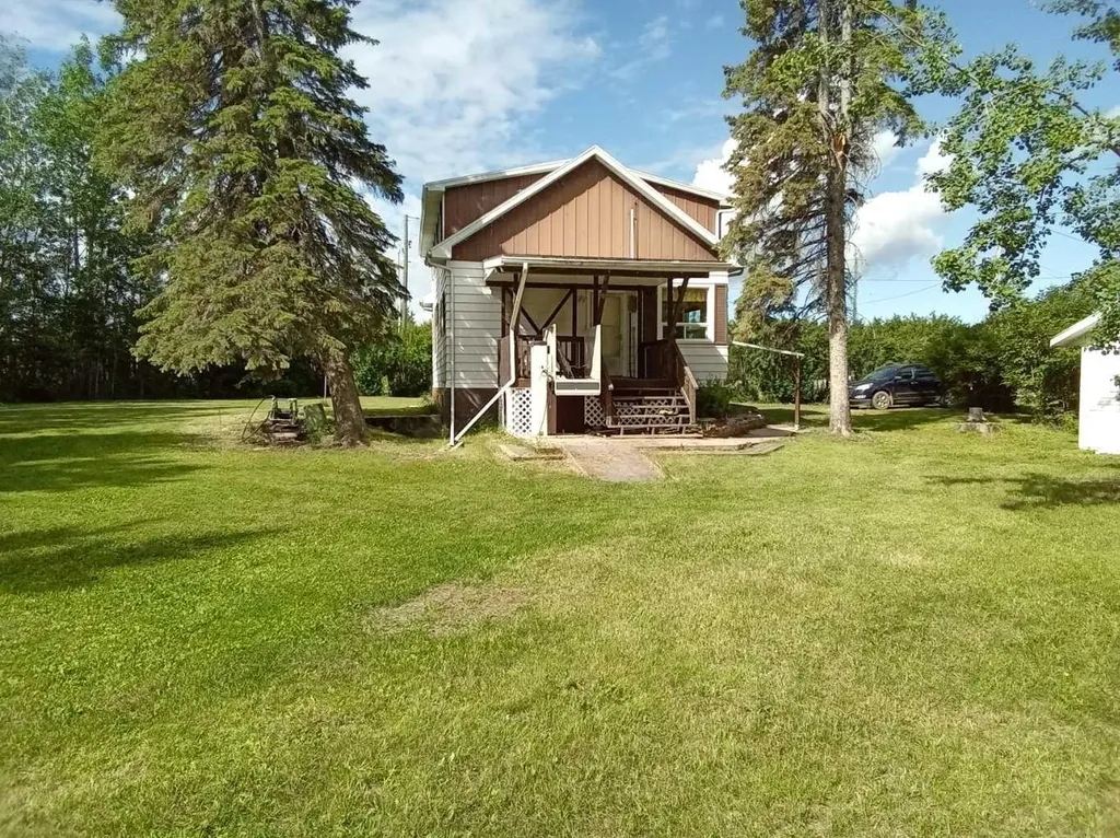 21 Peace River Avenue Peace River E Joussard AB T0G 1J0