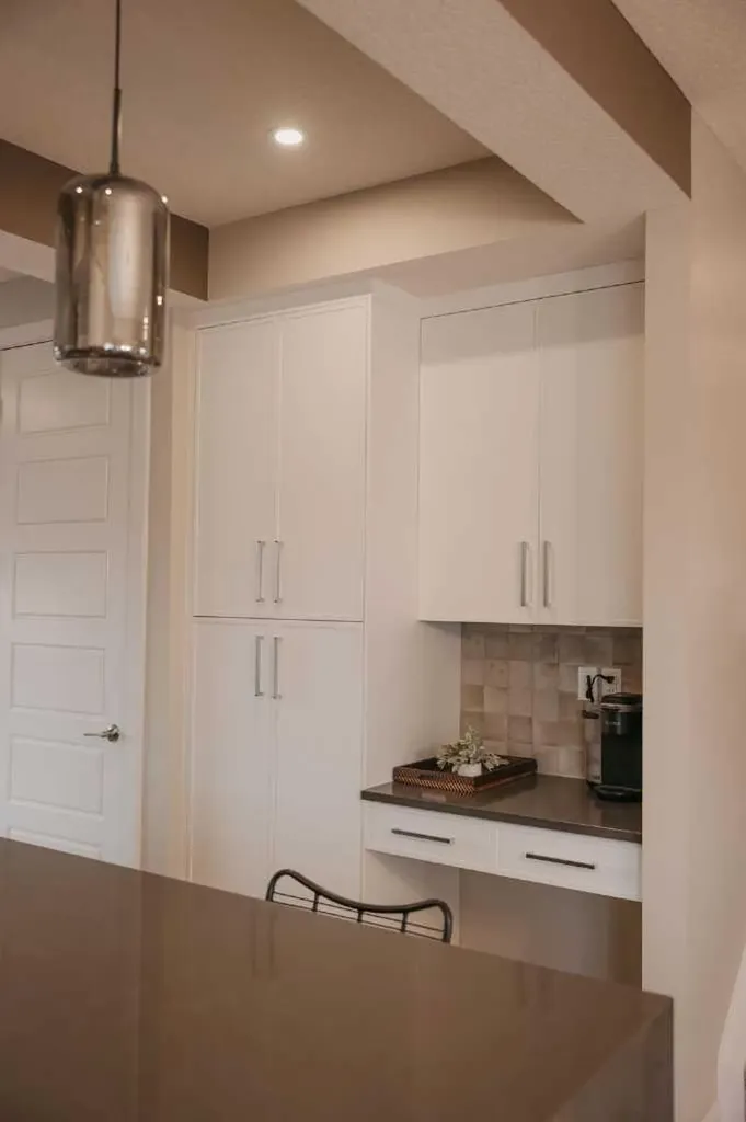 282 Southbow Avenue Cochrane AB T4C 2S6