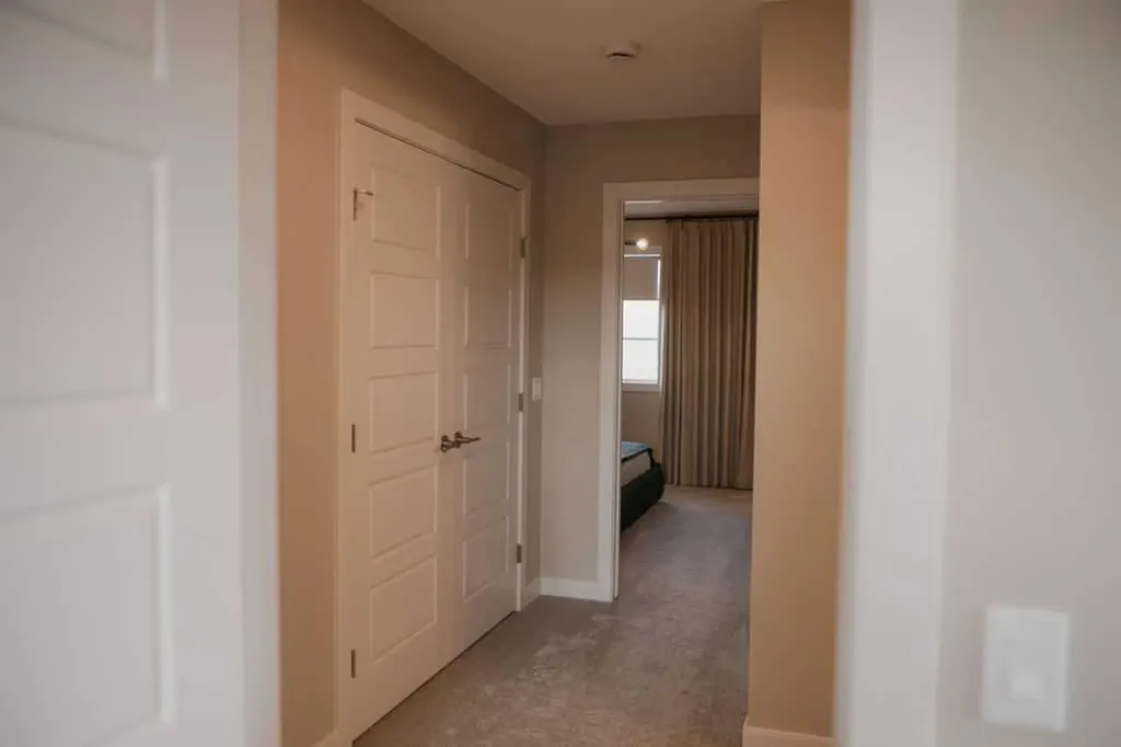 282 Southbow Avenue Cochrane AB T4C 2S6