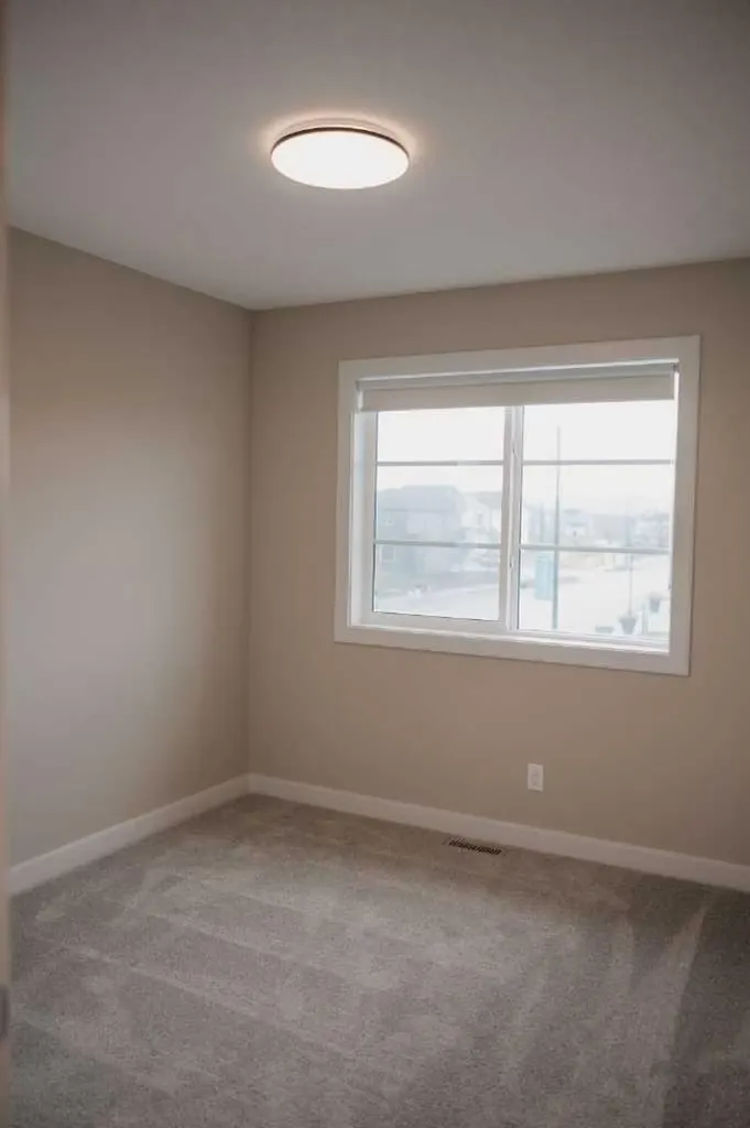 282 Southbow Avenue Cochrane AB T4C 2S6