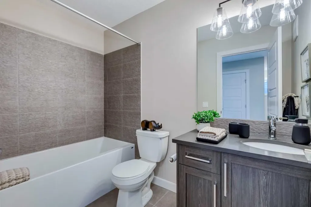 282 Southbow Avenue Cochrane AB T4C 2S6