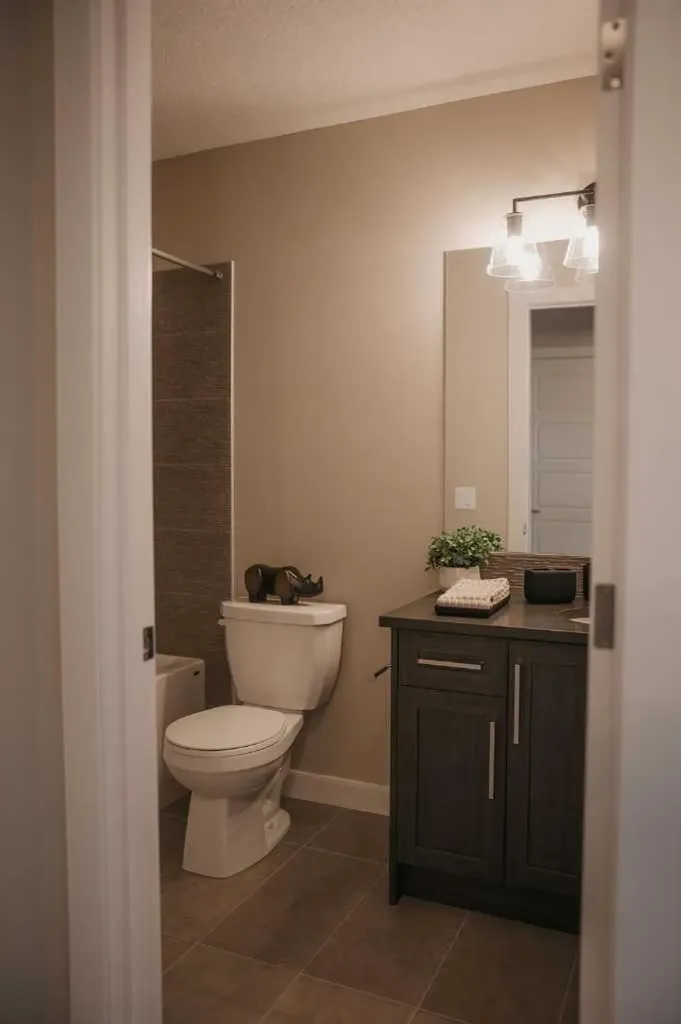282 Southbow Avenue Cochrane AB T4C 2S6