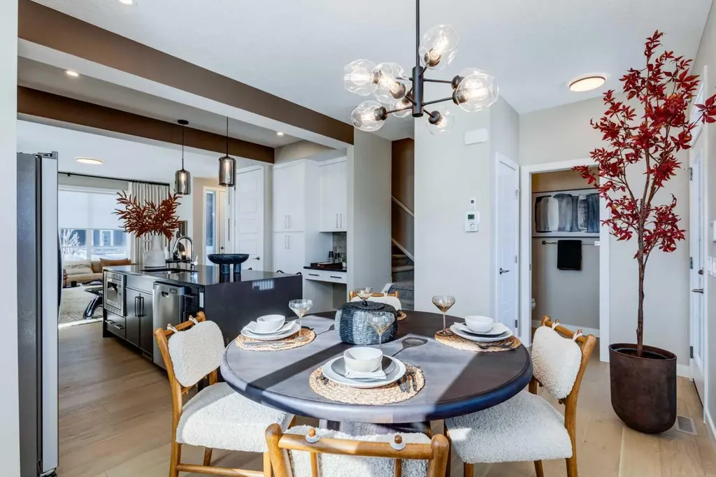 282 Southbow Avenue Cochrane AB T4C 2S6