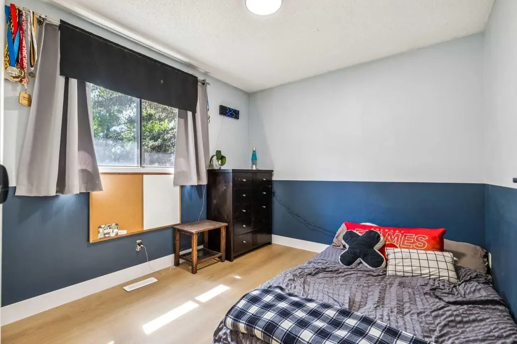 189 Deerfield Terrace SE Calgary AB T2J6V2
