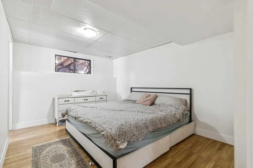 189 Deerfield Terrace SE Calgary AB T2J6V2