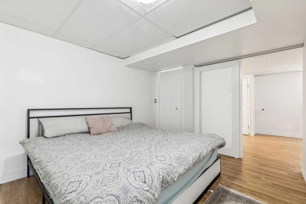 189 Deerfield Terrace SE Calgary AB T2J6V2
