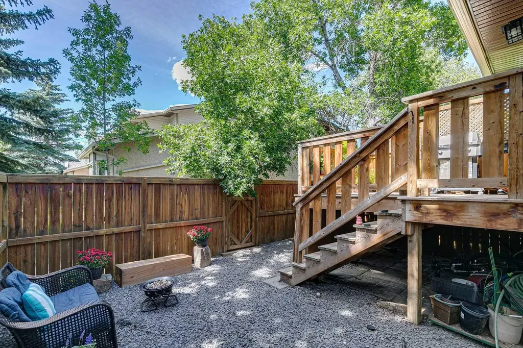 189 Deerfield Terrace SE Calgary AB T2J6V2