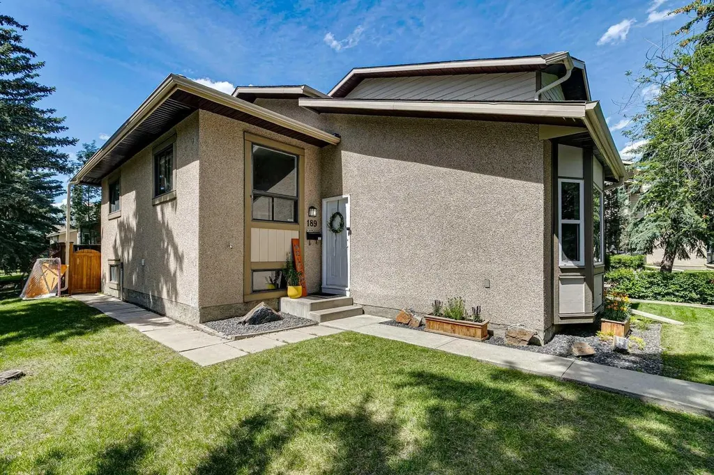 189 Deerfield Terrace SE Calgary AB T2J6V2