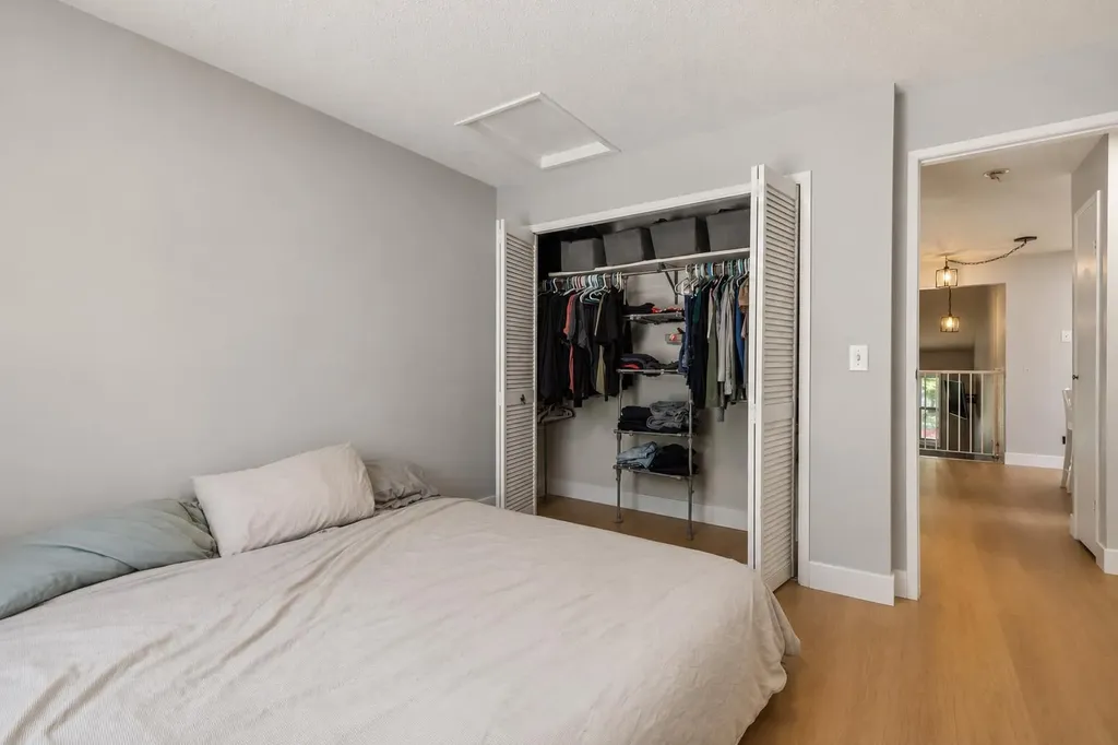 189 Deerfield Terrace SE Calgary AB T2J6V2