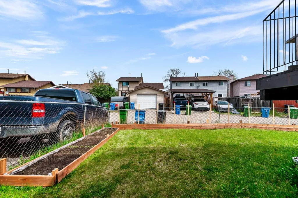 319 Templemont Place NE Calgary AB T1Y 5A7