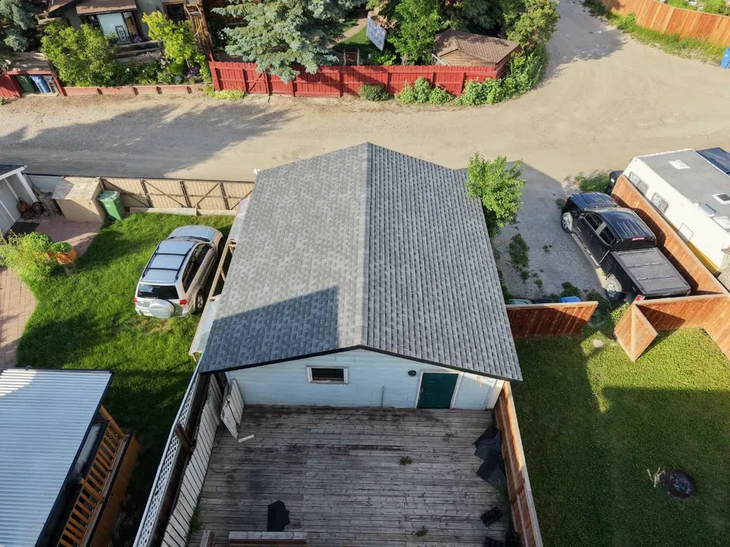 114 Castledale Way NE Calgary AB T3J 2A2