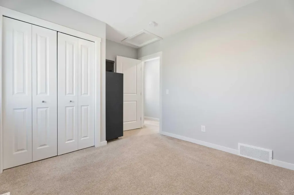 1407 3 Street SE High River AB T1V0G8