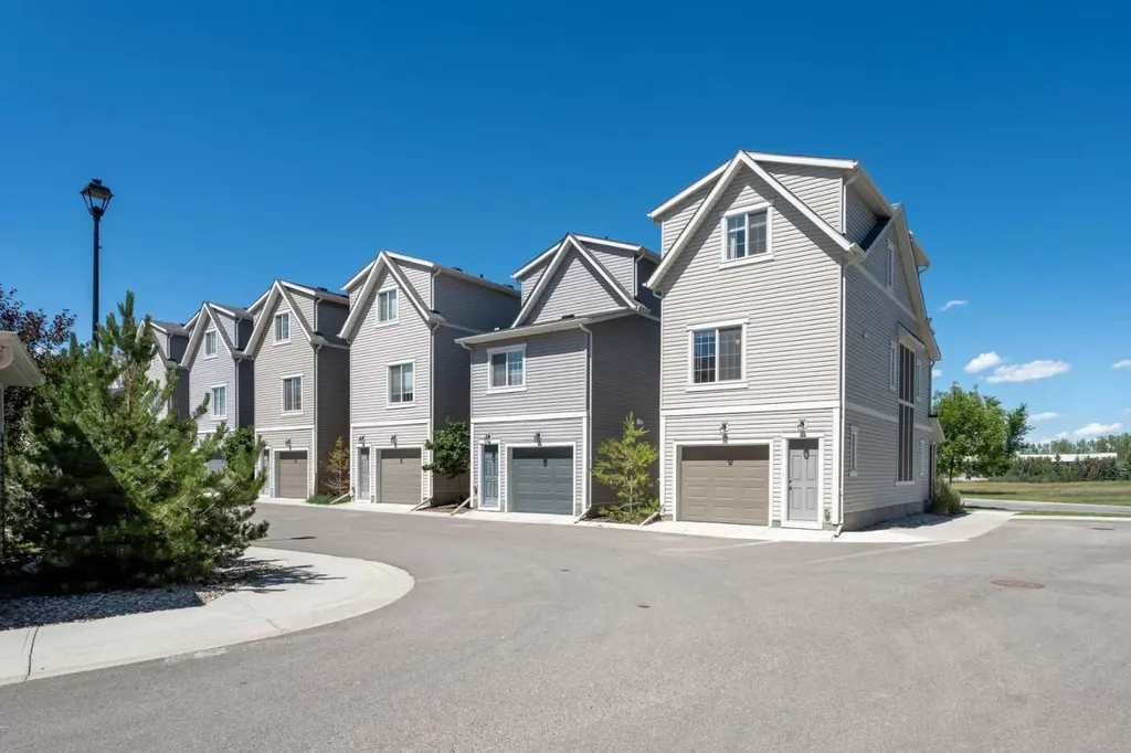 1407 3 Street SE High River AB T1V0G8
