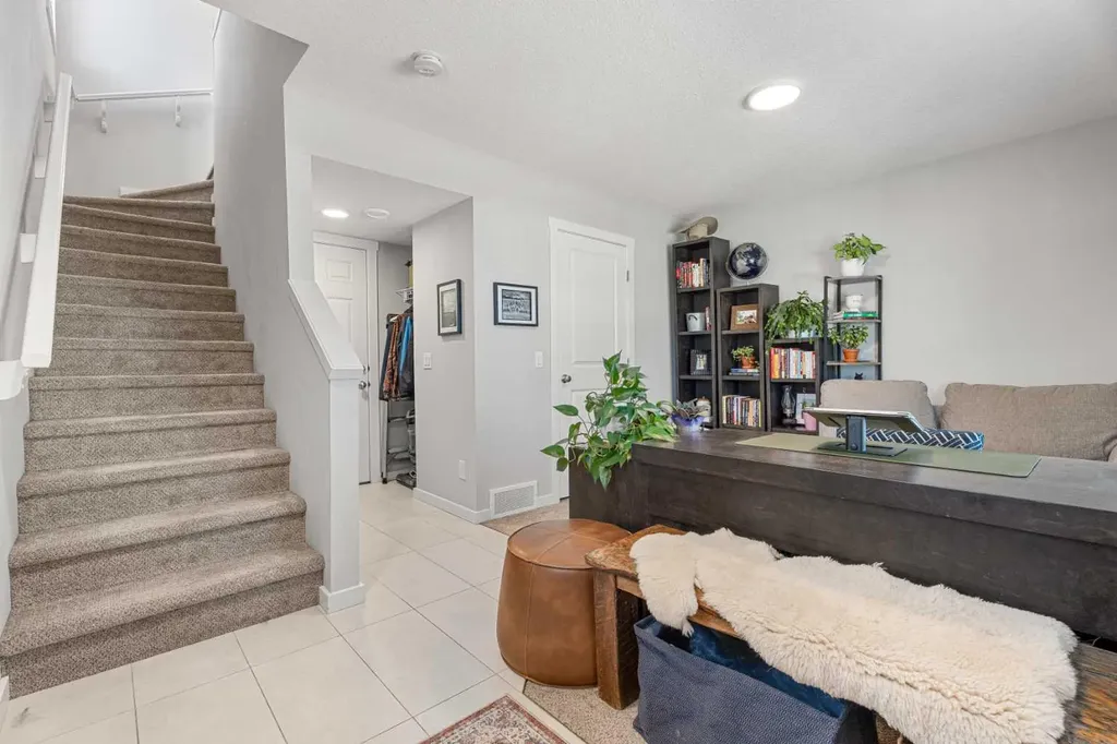 1407 3 Street SE High River AB T1V0G8