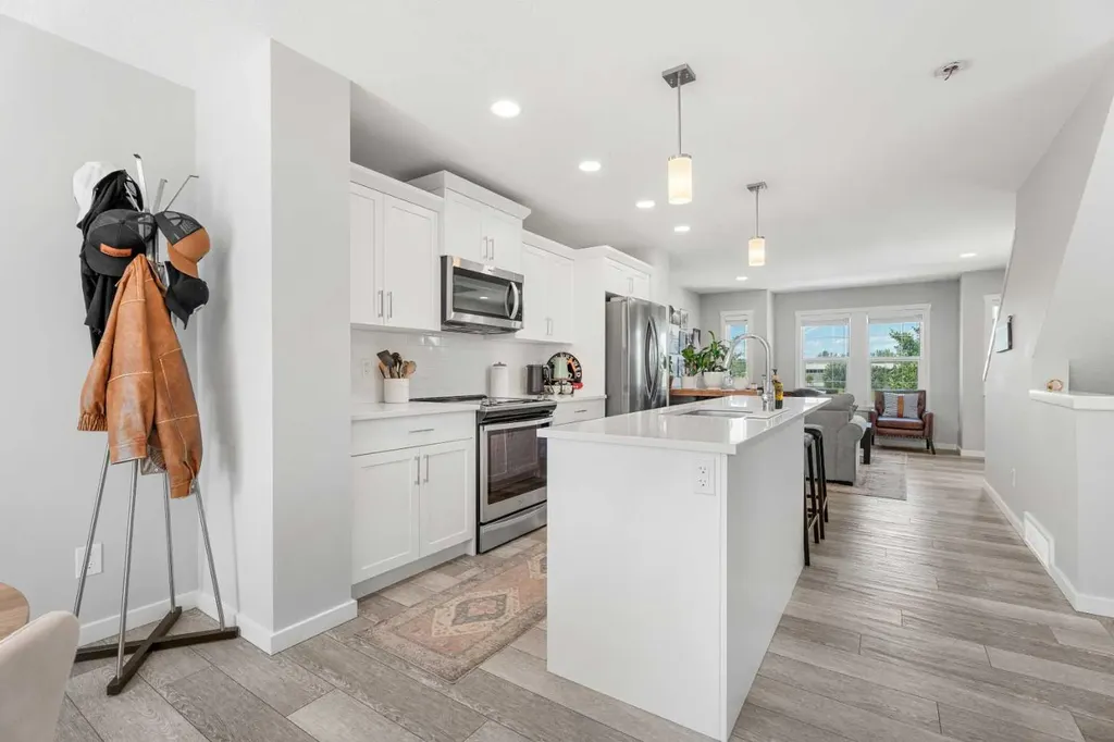 1407 3 Street SE High River AB T1V0G8