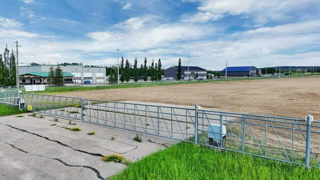 18 Charles Industrial Way Sylvan Lake AB T4S 0A6