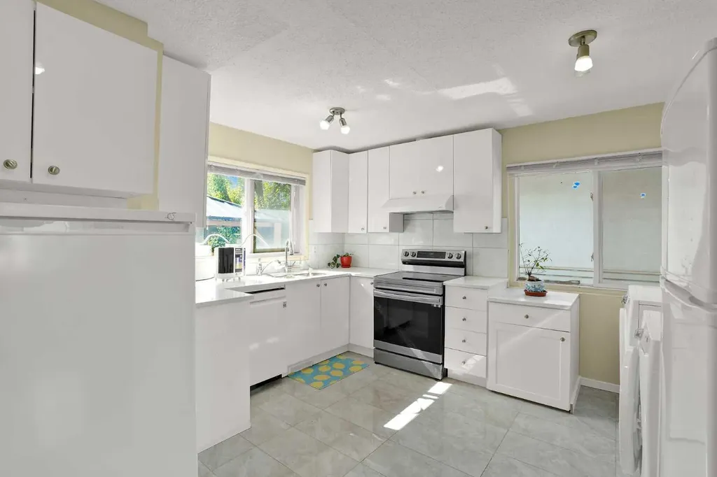 10315 8 Street SW Calgary AB T2W 0H2