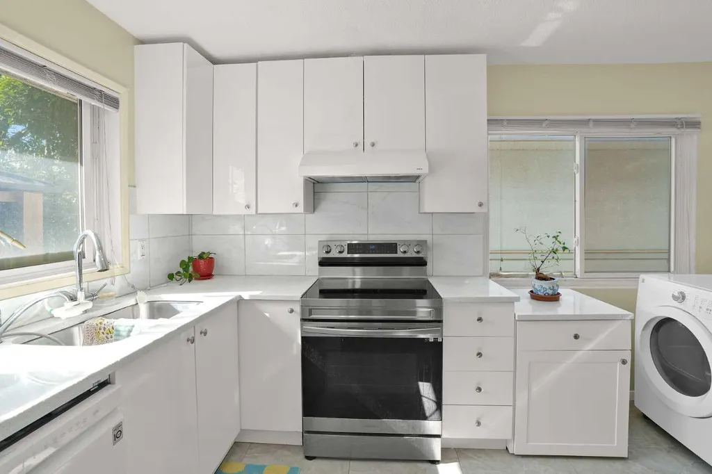 10315 8 Street SW Calgary AB T2W 0H2
