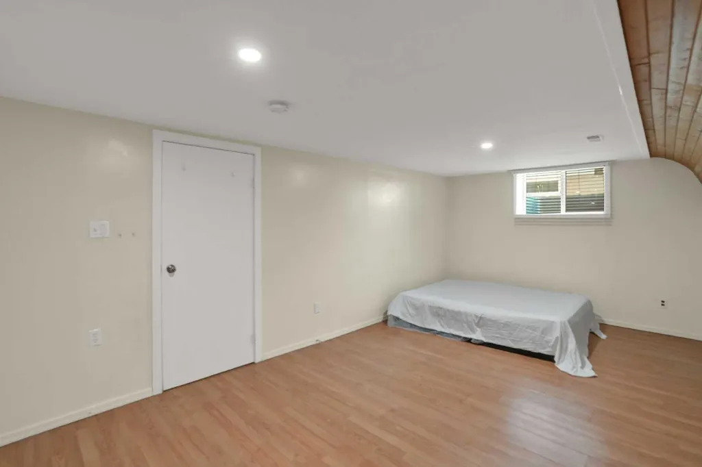 10315 8 Street SW Calgary AB T2W 0H2