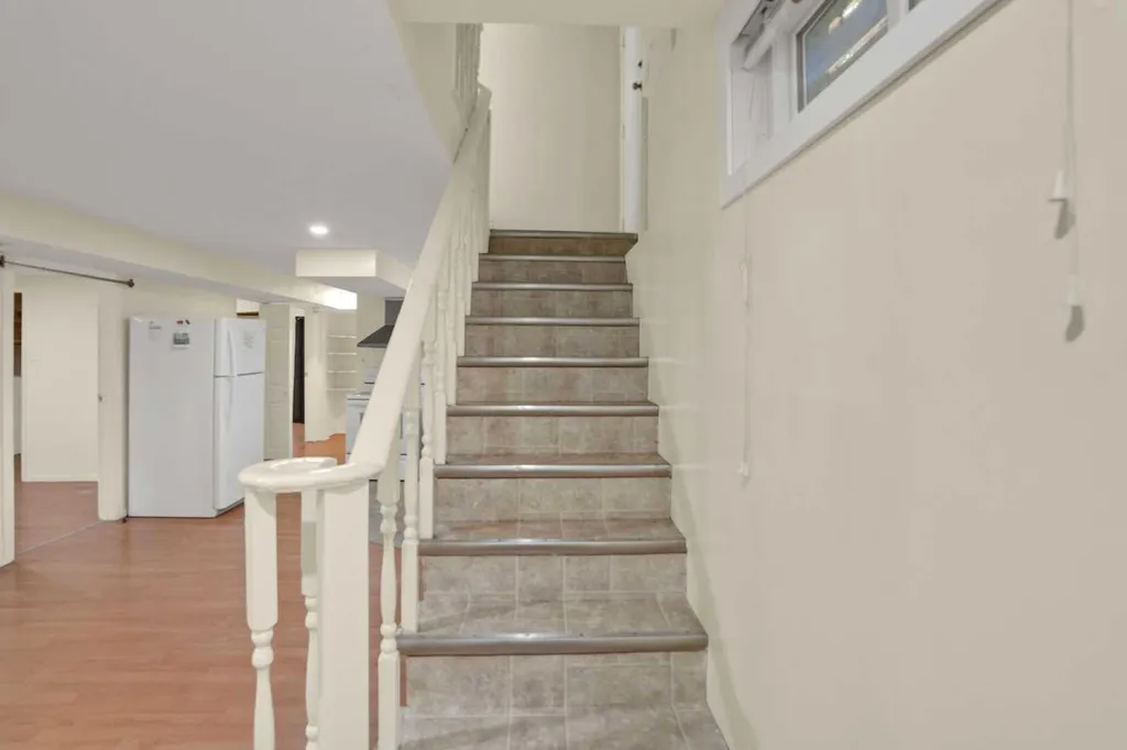 10315 8 Street SW Calgary AB T2W 0H2