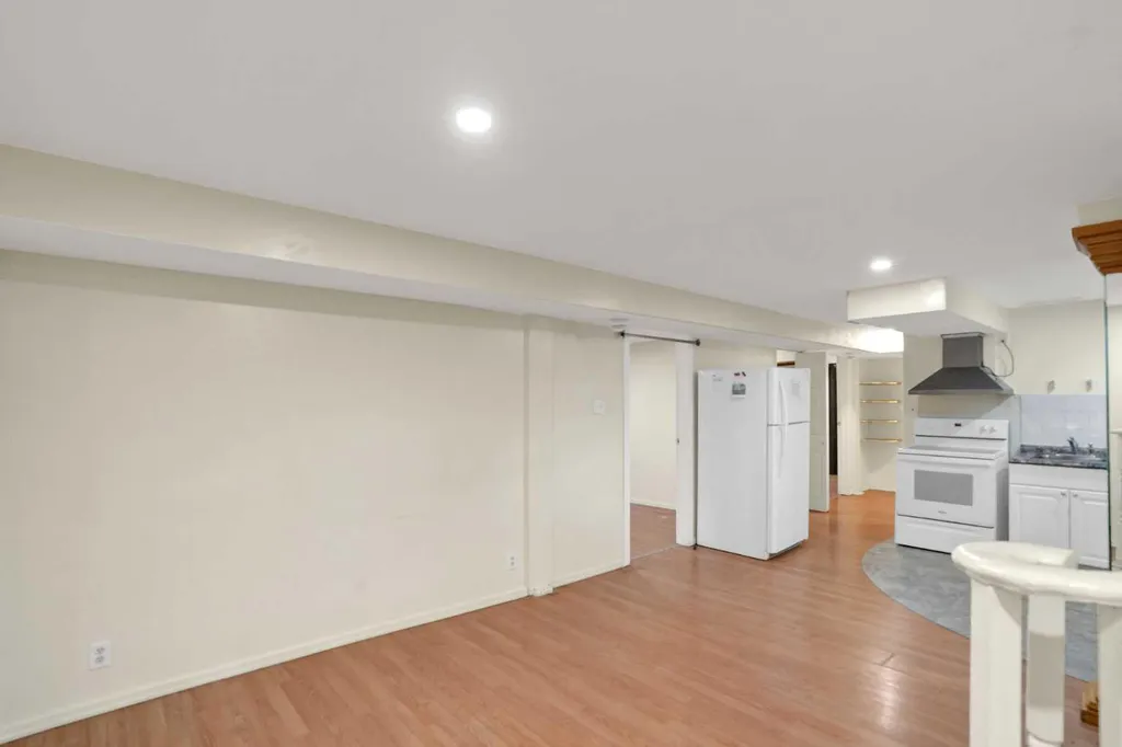 10315 8 Street SW Calgary AB T2W 0H2